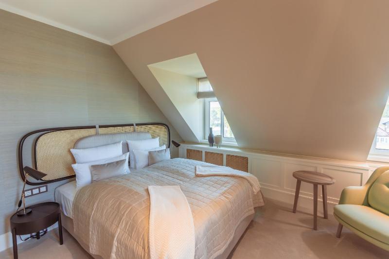 Double Room image 4