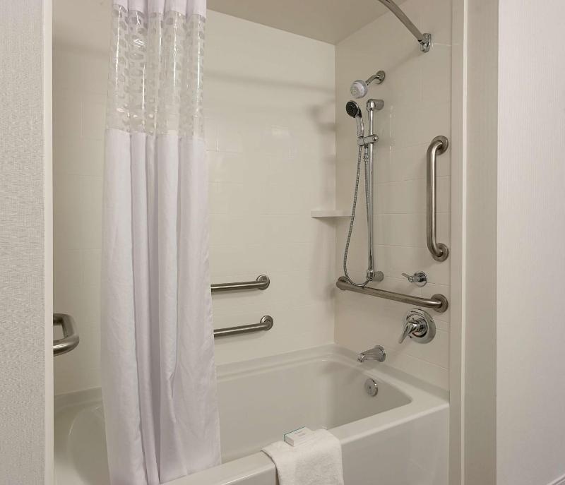King Room with Accessible Tub - Mobility and Hearing Access/Non-Smoking image 4