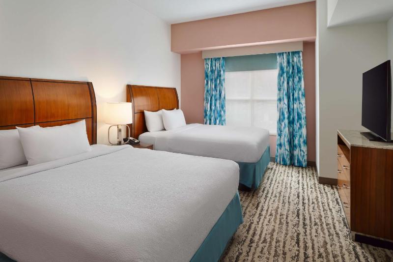 Junior Suite with Two Queen Beds image 4