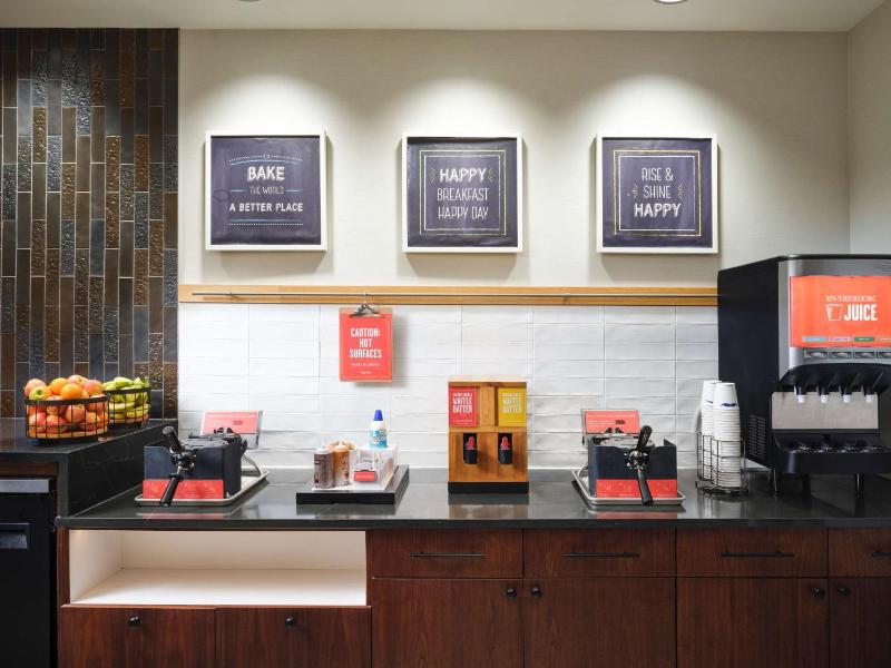 Hampton Inn & Suites by Hilton Austin Downtown - image 6
