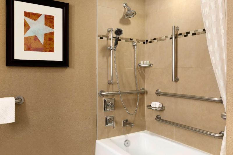 King Suite with Accessible Tub - Mobility and Hearing Access/Non-Smoking image 2