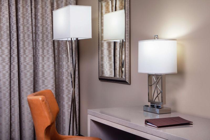 King Room image 3