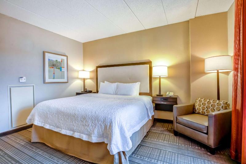 King Room image 3