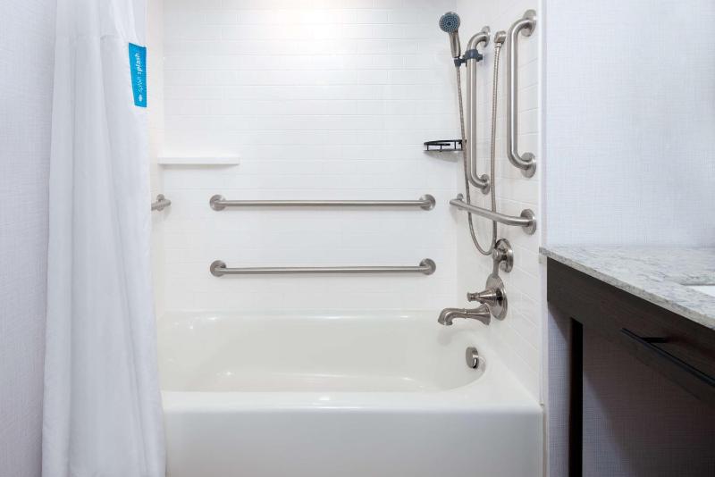 King Room - Mobility Access/Non-Smoking image 4