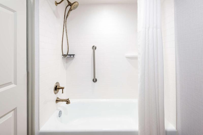 Queen Suite image 2