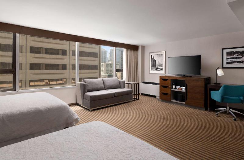 Two Queen Beds Room - Disability Access with Bathtub image 3