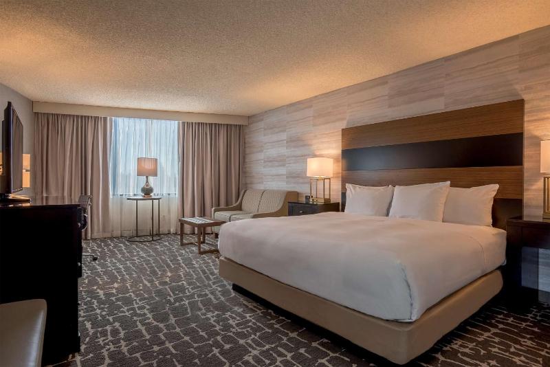 Standard King Room - Non-Smoking  image 3