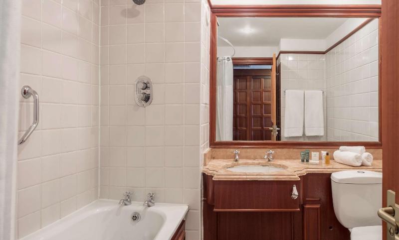Double Room image 4