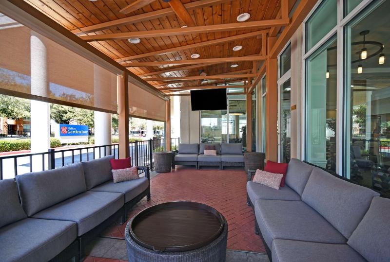 Hilton Garden Inn Houston/Galleria Area - image 11