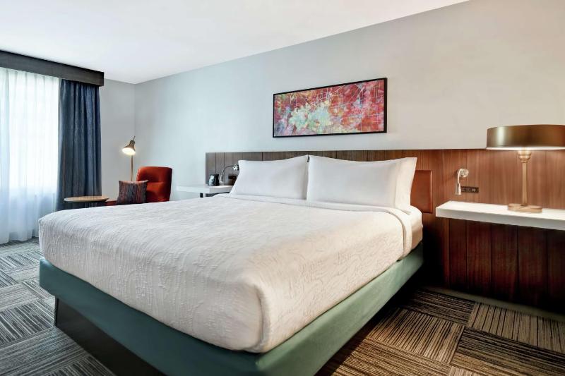 King Room image 3