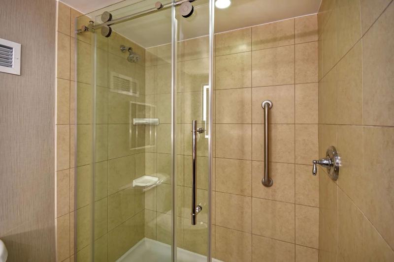 Executive King Suite - Non-Smoking image 2