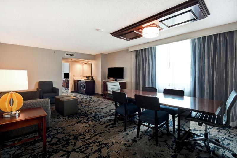 Executive King Suite - Non-Smoking image 4