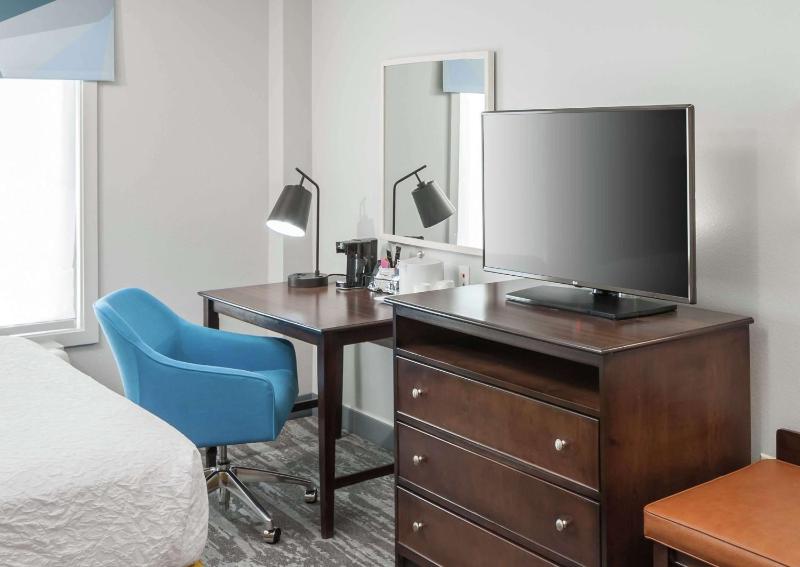 Queen Suite with Sofa Bed image 3
