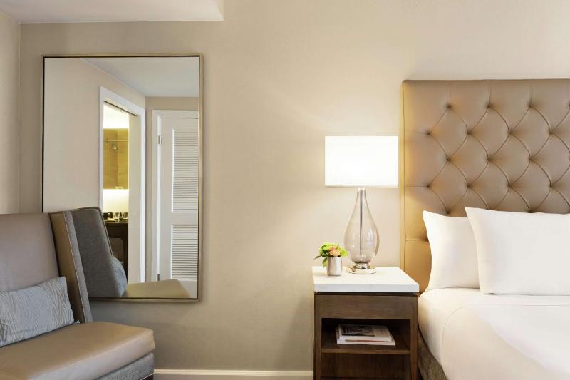 Hilton New Orleans/St.Charles Avenue - image 12