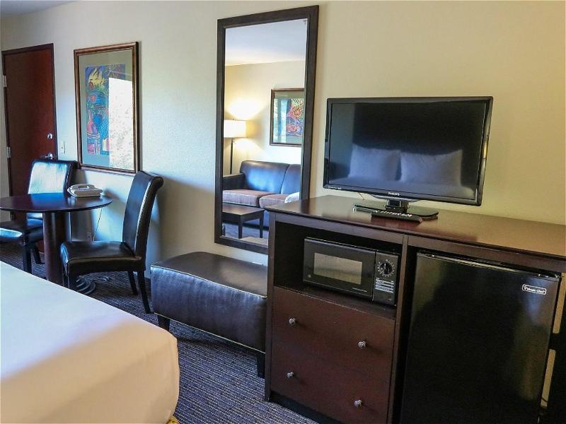 Oxford Suites Portland - Jantzen Beach - image 15