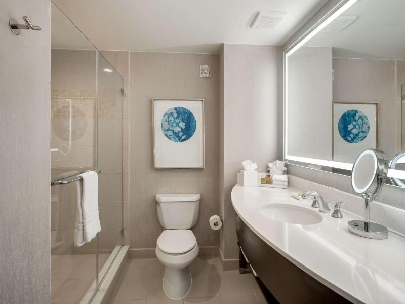 King Guest Room - Disney Springs View image 3