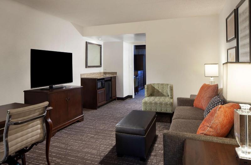 Two-Room King Suite - Non-Smoking image 3