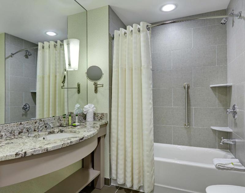 DoubleTree by Hilton - Philadelphia Center City - image 5