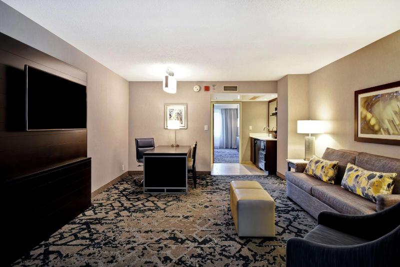 Suite with Two Double Beds - Non-Smoking image 4
