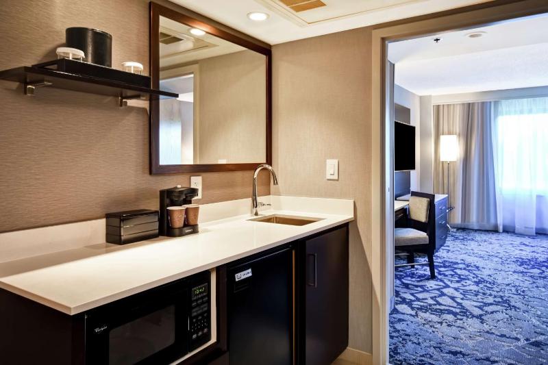 Two-Room King Suite - Non-Smoking image 4