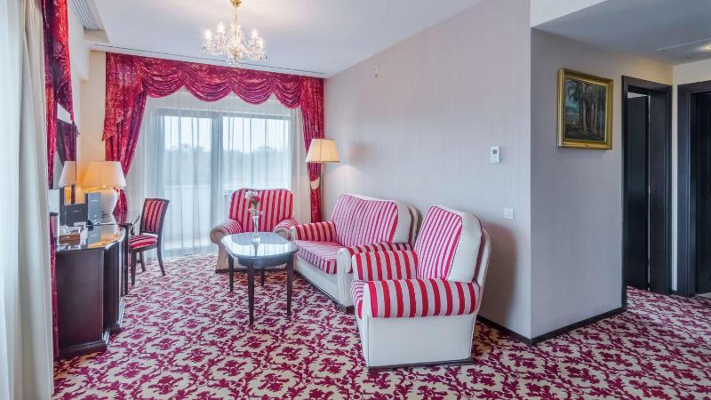 Royal Suite image 1