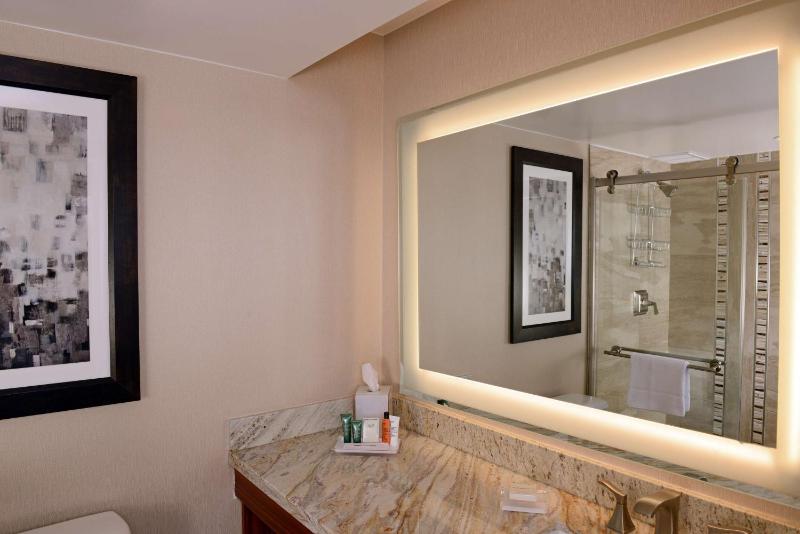 Executive King Room image 2