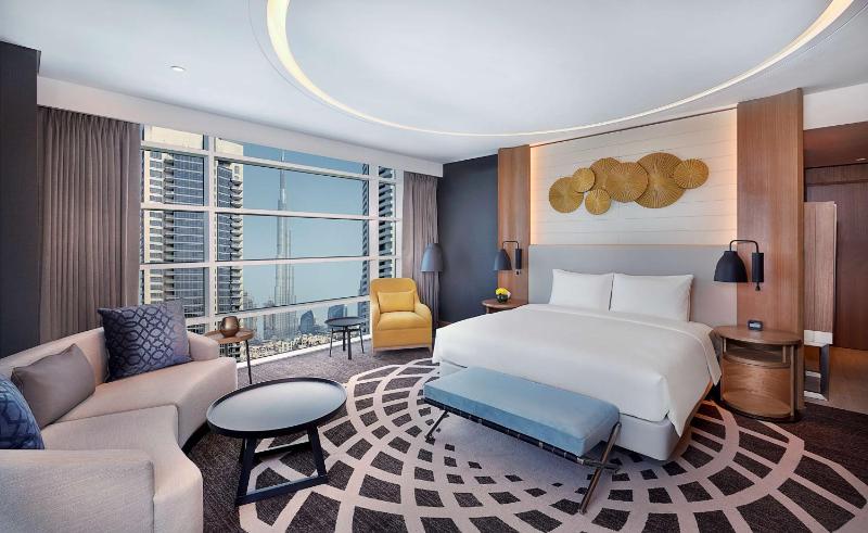 Corner King Room with Burj Khalifa View