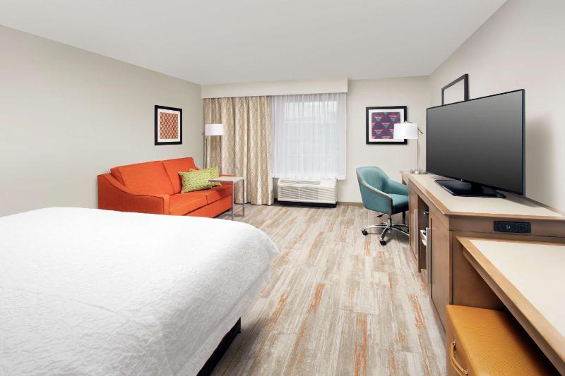 King Room with Sofa Bed- Non-Smoking image 1