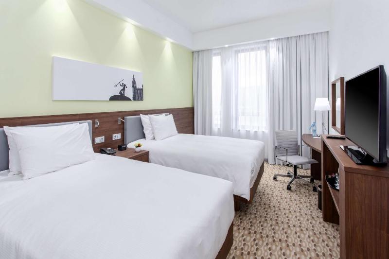 Twin Room image 1