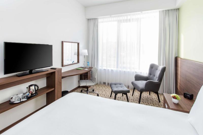 Queen Room - Mobility Access image 3