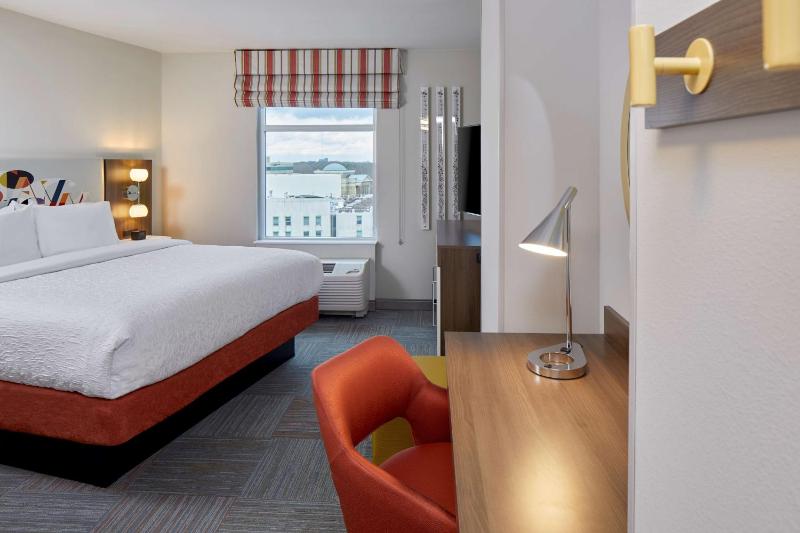 King Room image 3