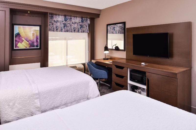 Room with Two Queen Beds - Non-Smoking image 4
