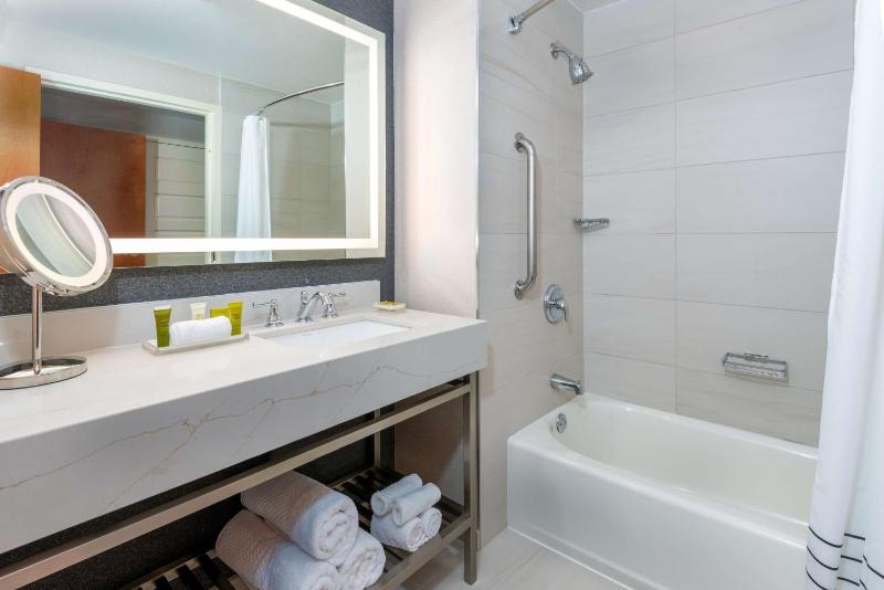 Suite with Two Double Beds image 1