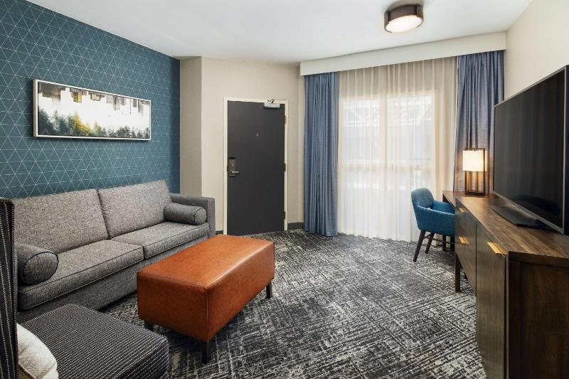 Suite with Two Double Beds image 2