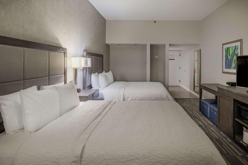 Room with Two Queen Beds - Non-Smoking image 3