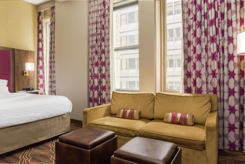 King Room with Sofa Bed - Non-Smoking image 4