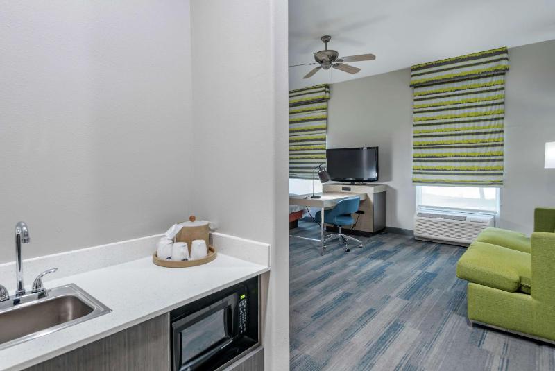 Studio Suite with Two Queen Beds - Non-Smoking image 2