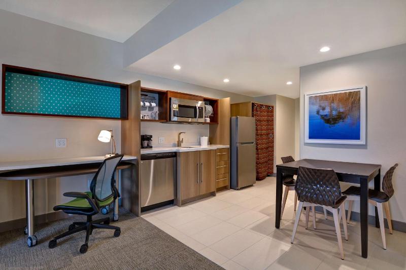 One-Bedroom King Suite - Non-Smoking image 4