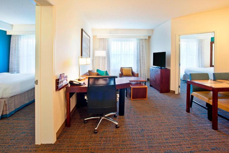Two-Bedroom Suite image 3