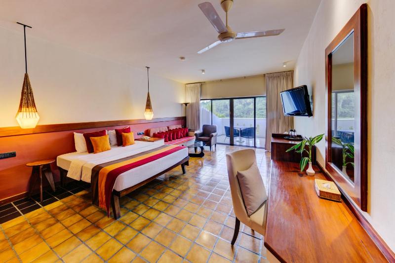 Deluxe Room - Free Meal Upgrade (Book from 2nd-30th June |Stays upto 31st october 2024)