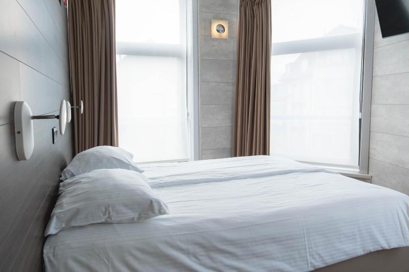 Superior Double Room image 1