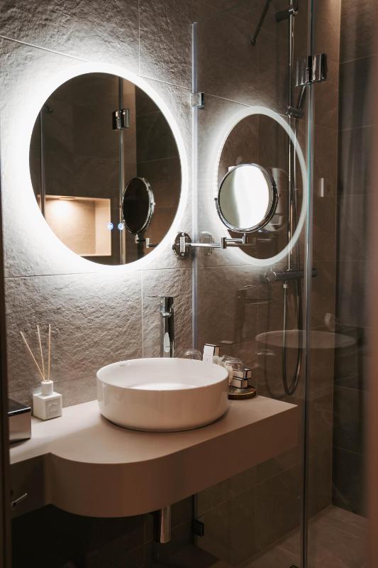 Superior Triple Room image 4