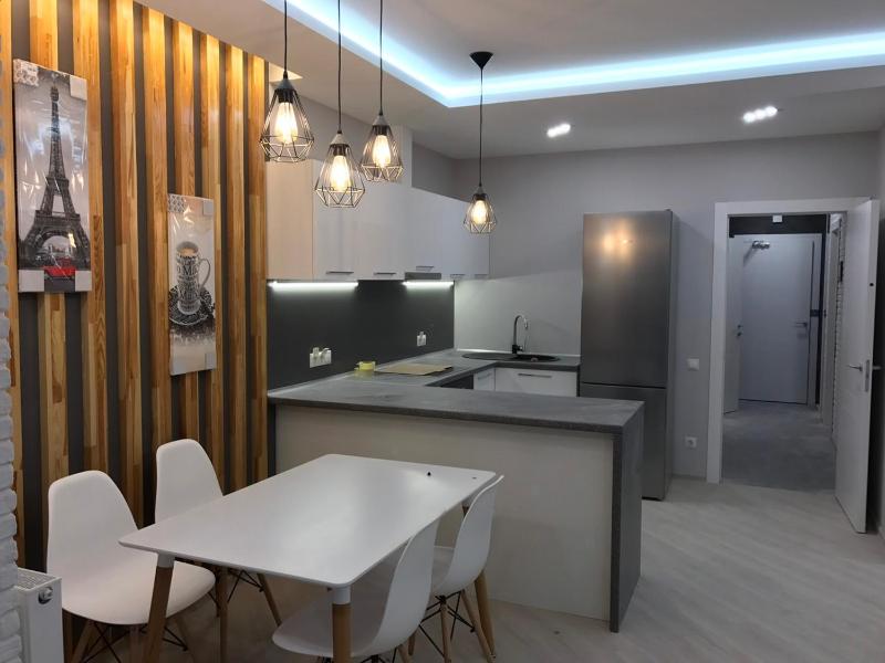 Alex Apartment near Palace Ukraine - image 9