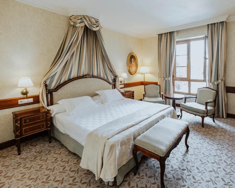 Double Room image 1