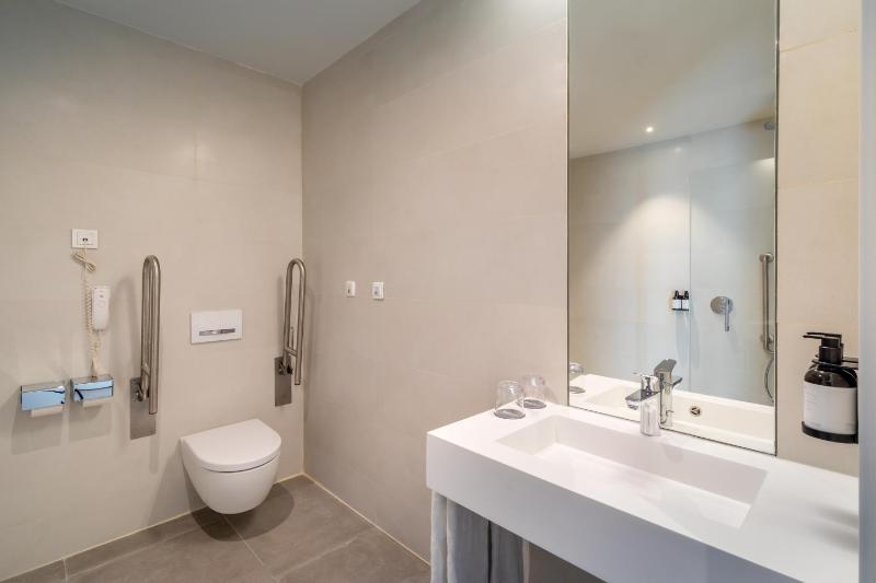 Double Room - Disability Access image 2