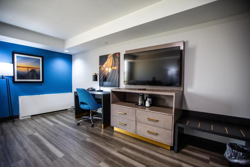 Executive King Room - Non-Smoking image 4