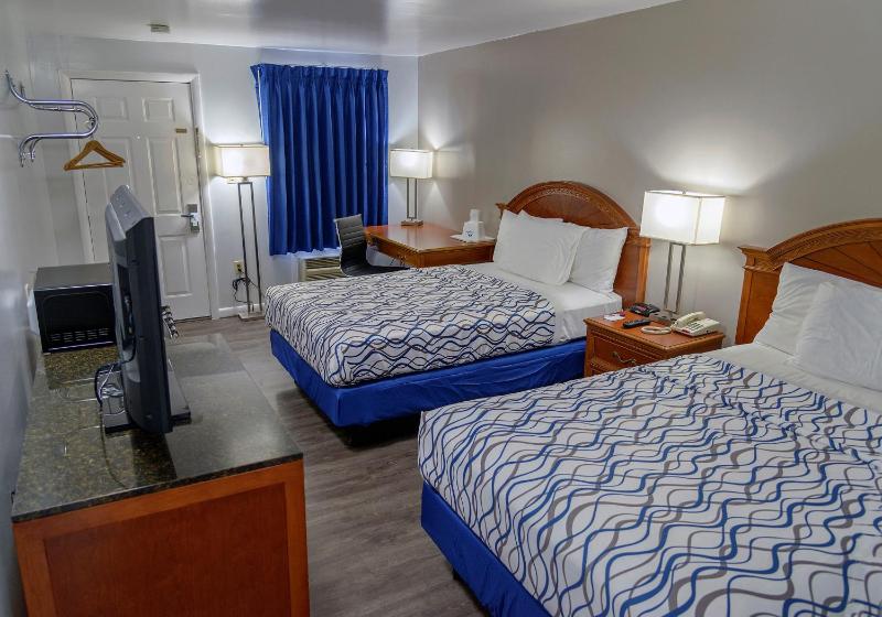 Double Room with Two Double Beds - Non-Smoking image 3