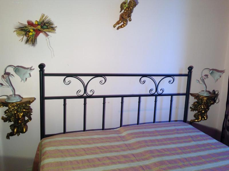 Double Room with Shared Bathroom image 4