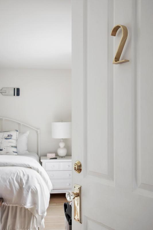 Standard King Room image 1