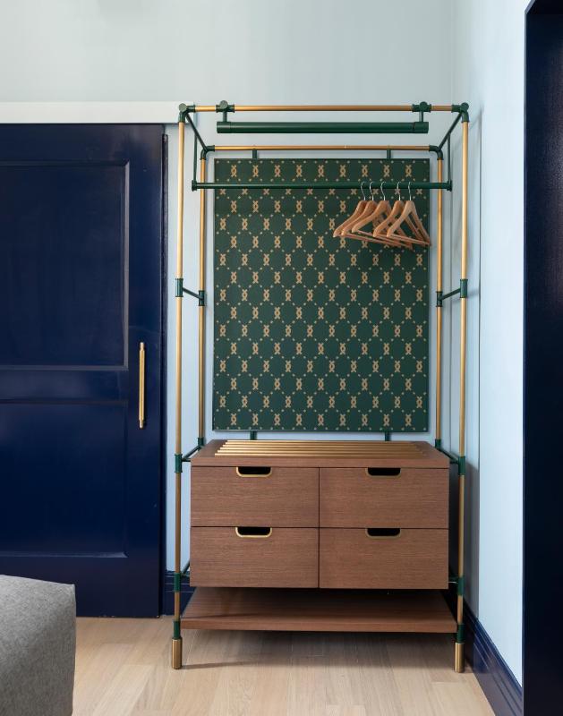 King Room image 3